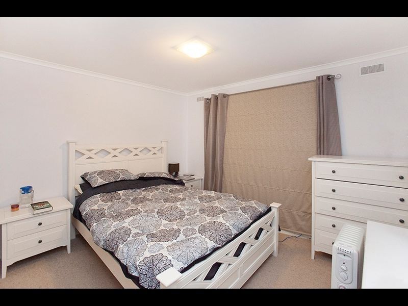 2/15 Archibald Crescent, Warragul VIC 3820