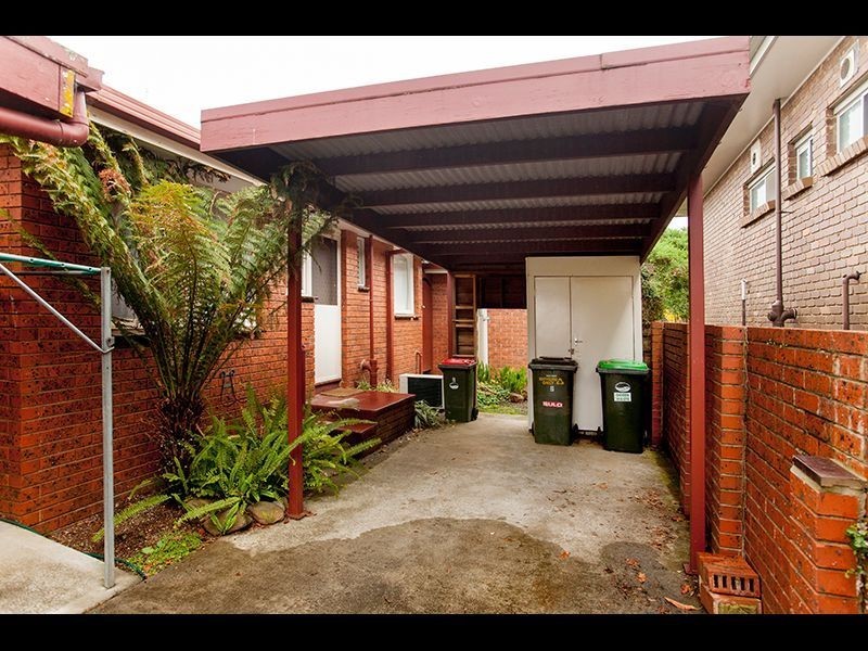 2/15 Archibald Crescent, Warragul VIC 3820