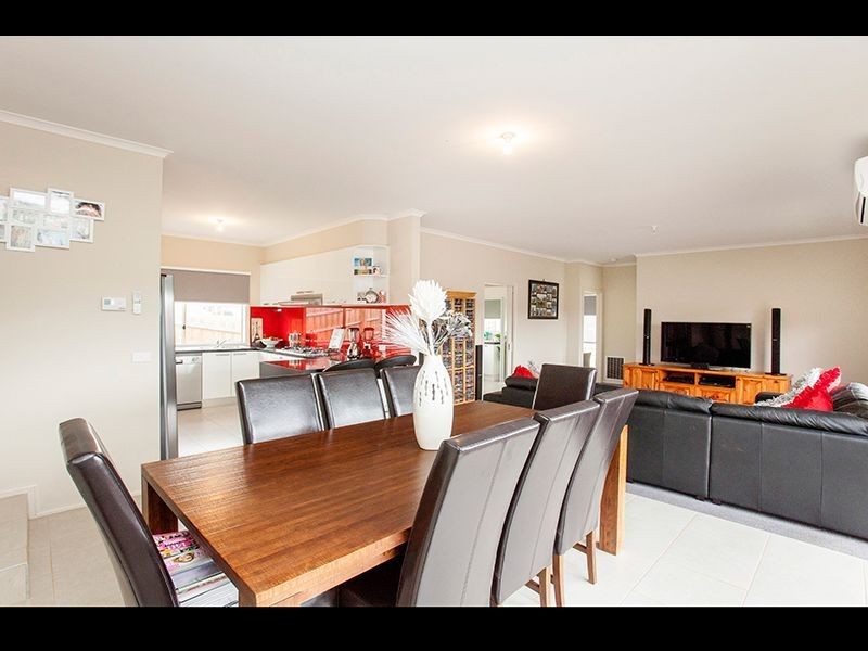 13 Melzak Way, Warragul VIC 3820