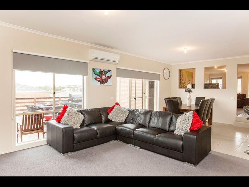 13 Melzak Way, Warragul VIC 3820