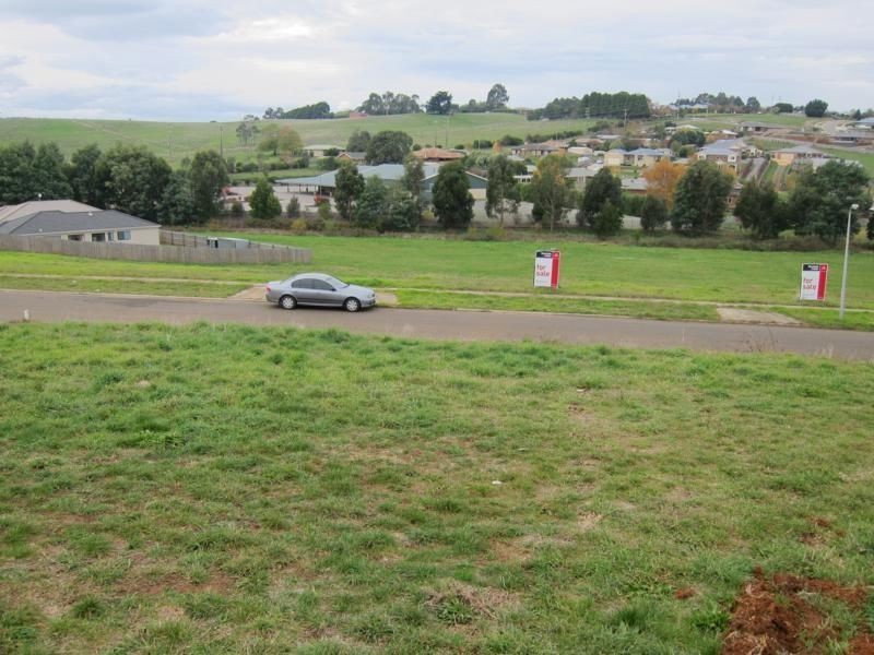 8 Melzak Way, Warragul VIC 3820