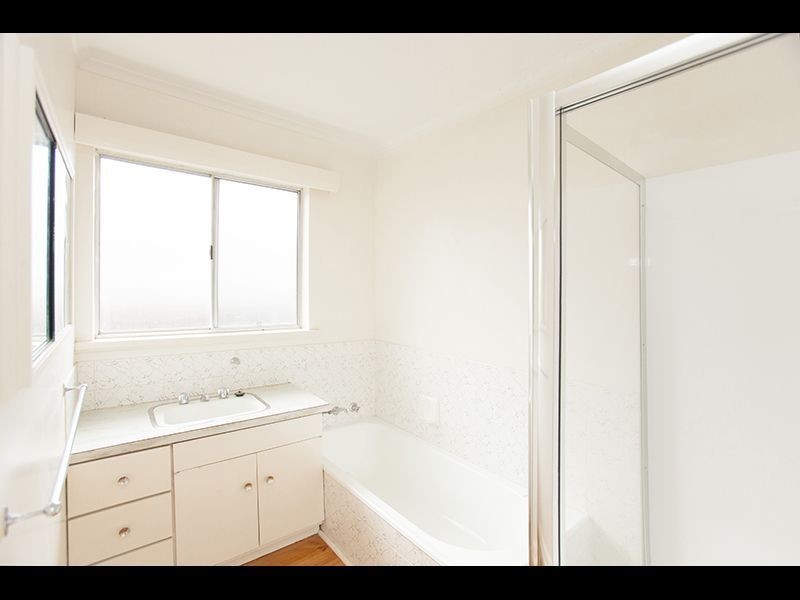 8 Montrose Street, Warragul VIC 3820