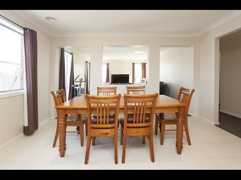 9 Vincent Boulevard, Trafalgar VIC 3824
