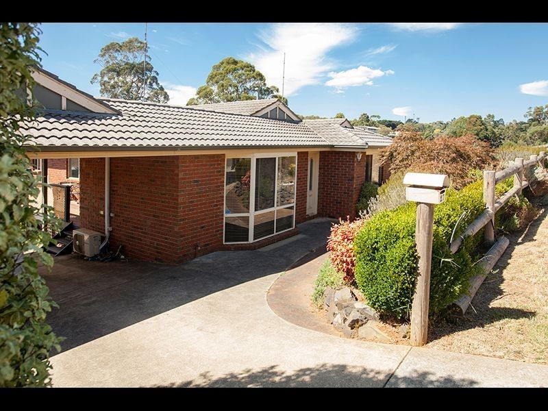27 Hayes Drive, Warragul VIC 3820