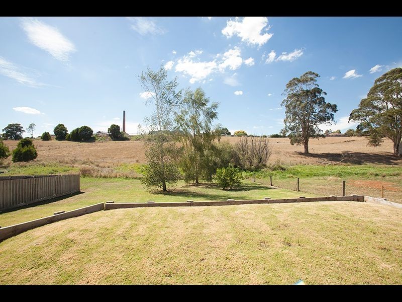 27 Hayes Drive, Warragul VIC 3820