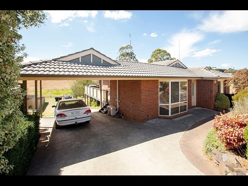 27 Hayes Drive, Warragul VIC 3820