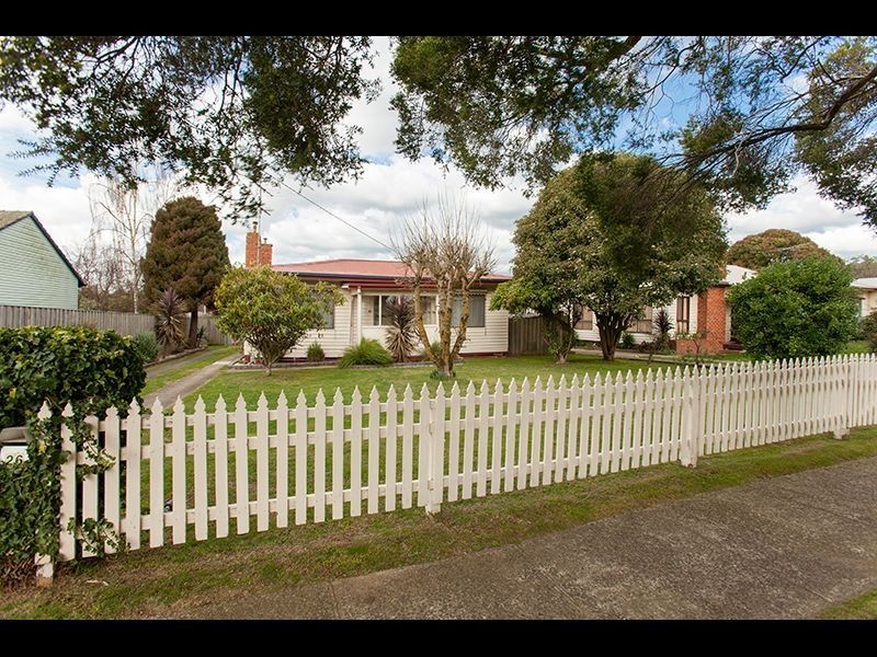 26 Centre Avenue, Warragul VIC 3820