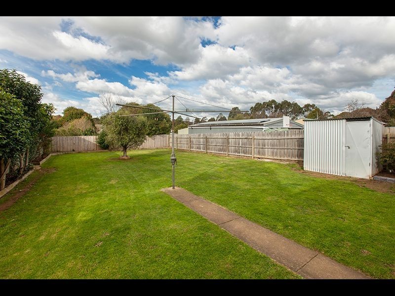 26 Centre Avenue, Warragul VIC 3820