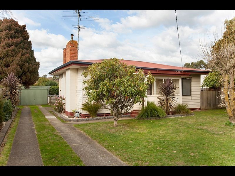 26 Centre Avenue, Warragul VIC 3820