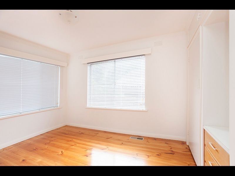 8 Montrose Street, Warragul VIC 3820