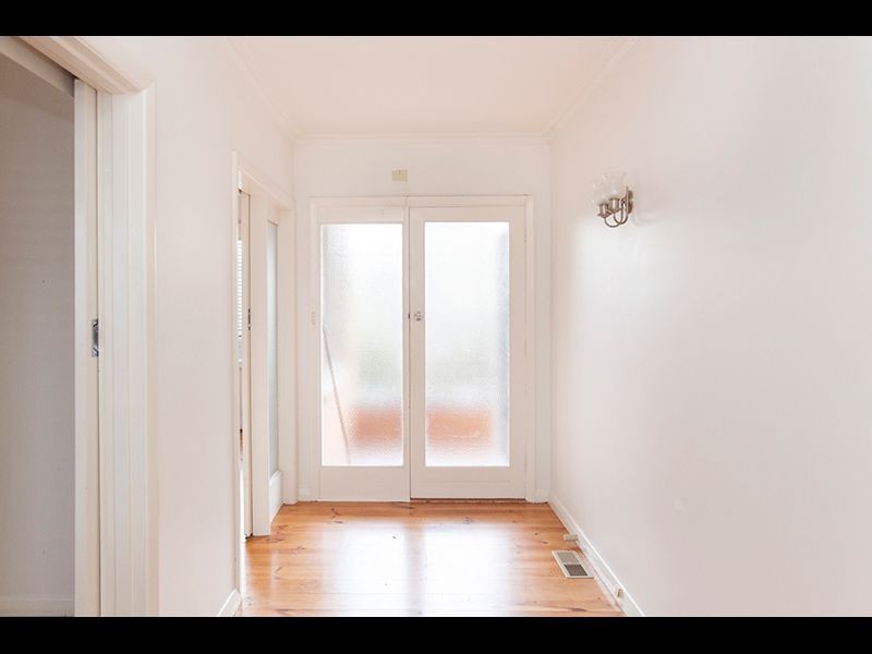 8 Montrose Street, Warragul VIC 3820