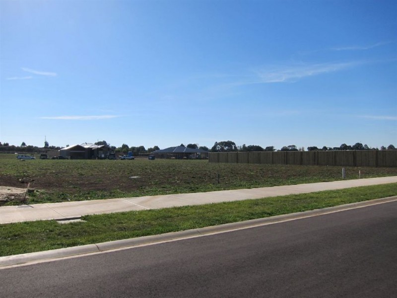 152 Twin Ranges Drive, Warragul VIC 3820