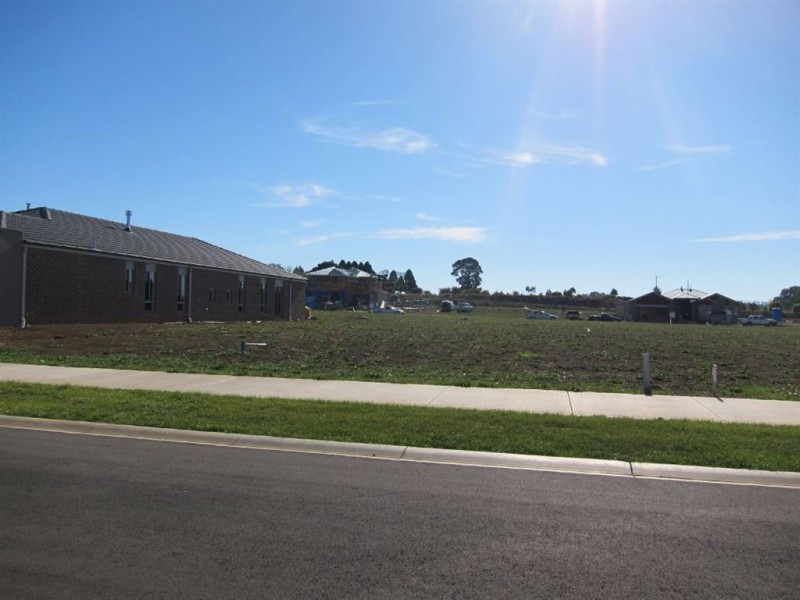 152 Twin Ranges Drive, Warragul VIC 3820
