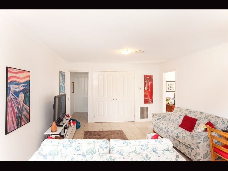 24 Poplar Close, Trafalgar VIC 3824