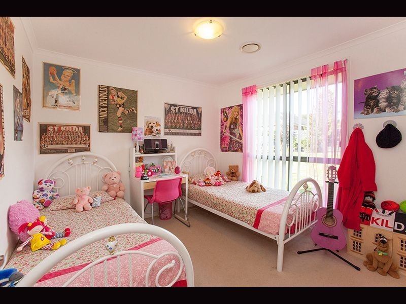 24 Poplar Close, Trafalgar VIC 3824