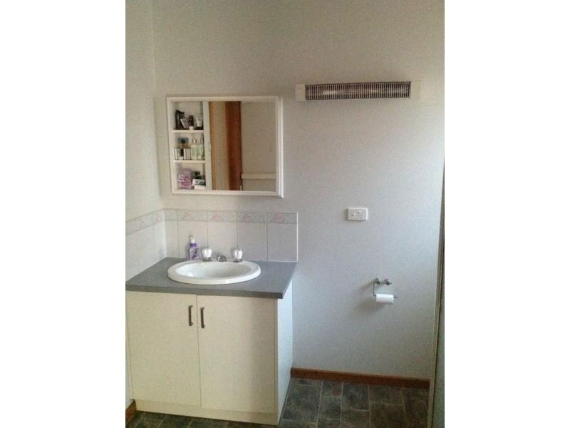 2 108 North Road, Warragul VIC 3820