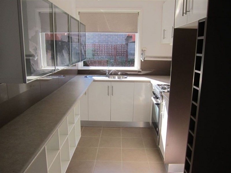 2/15 Archibald Crescent, Warragul VIC 3820