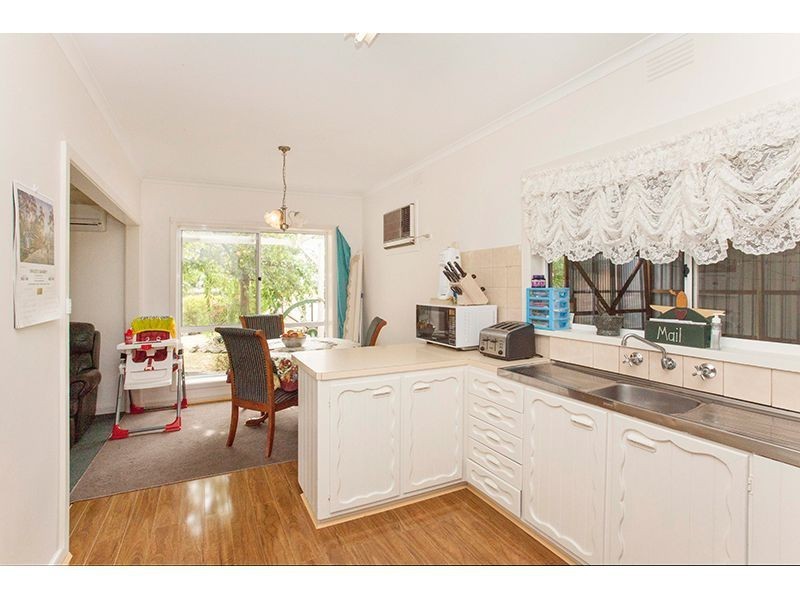 85 McGraths Track, Hernes Oak VIC 3825