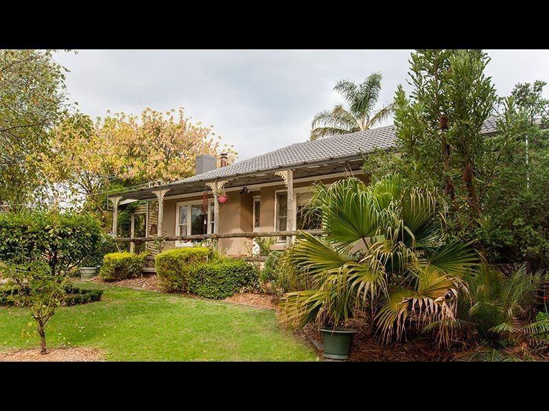 85 McGraths Track, Hernes Oak VIC 3825