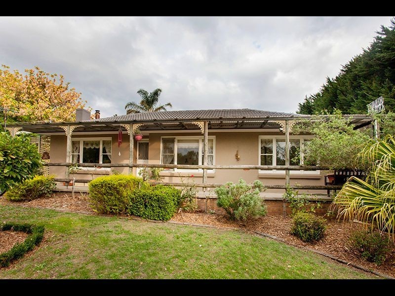 85 McGraths Track, Hernes Oak VIC 3825