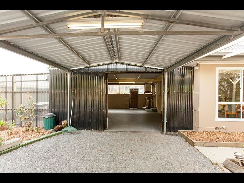 85 McGraths Track, Hernes Oak VIC 3825