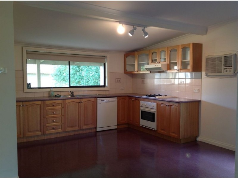 2 Lewis Street, Darnum VIC 3822