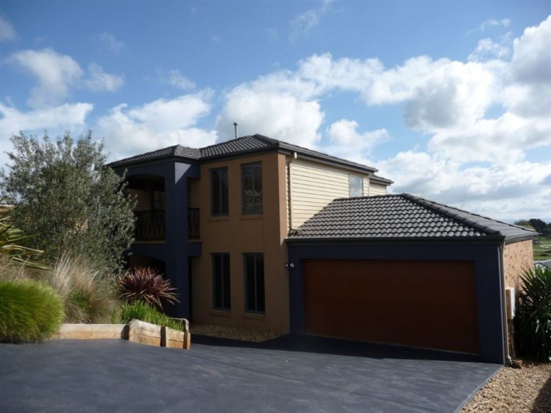 11 Nicolas Court, Warragul VIC 3820
