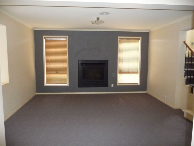 11 Nicolas Court, Warragul VIC 3820