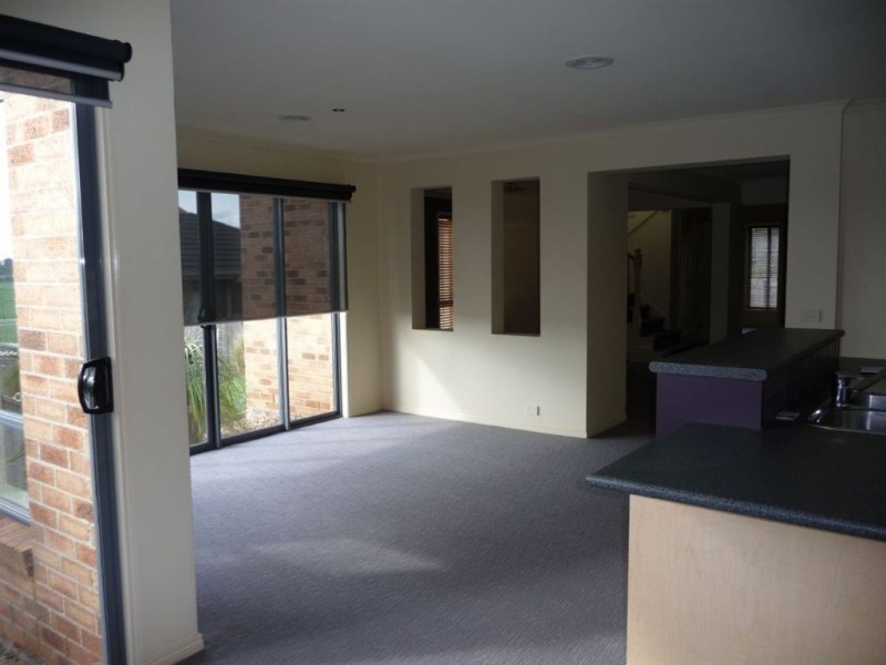 11 Nicolas Court, Warragul VIC 3820