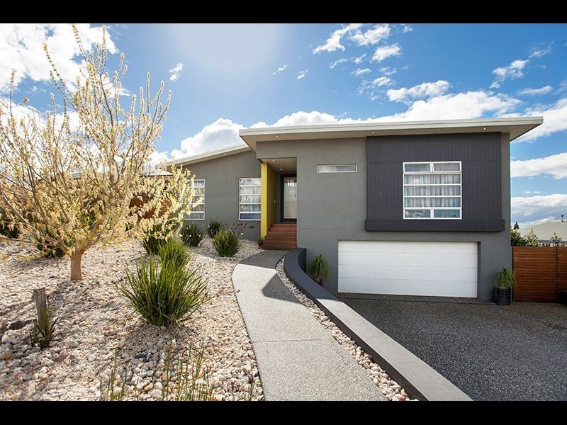 18 Bell Park Close, Warragul VIC 3820