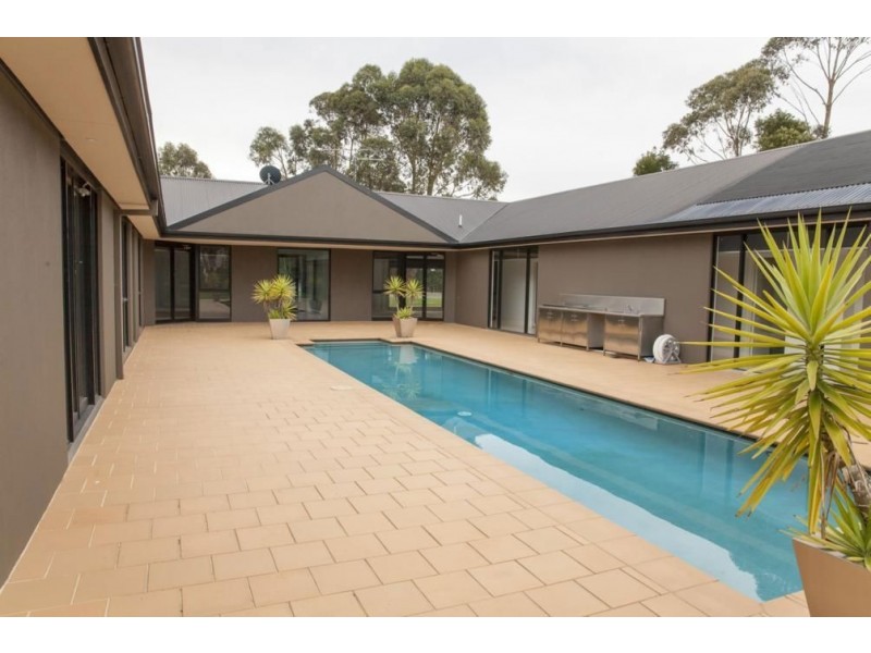 18 Dalmuir Court, Warragul VIC 3820