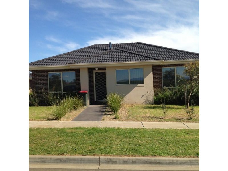 2/33-37 Steward Street, Warragul VIC 3820