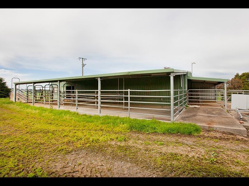 195 Sheffield Road, Neerim South VIC 3831