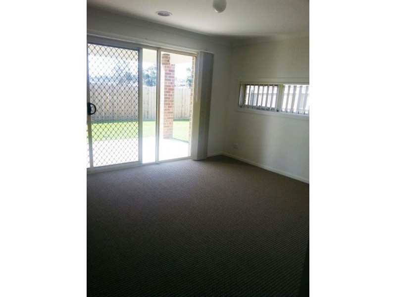 42 Summerhill Boulevard, Drouin VIC 3818