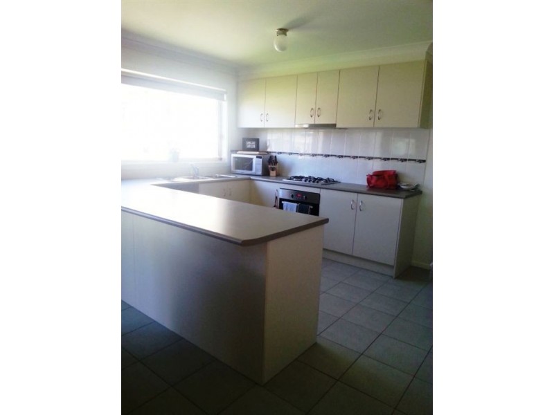 42 Summerhill Boulevard, Drouin VIC 3818