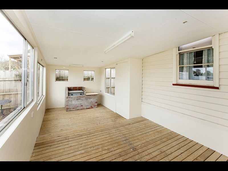 26 Centre Avenue, Warragul VIC 3820
