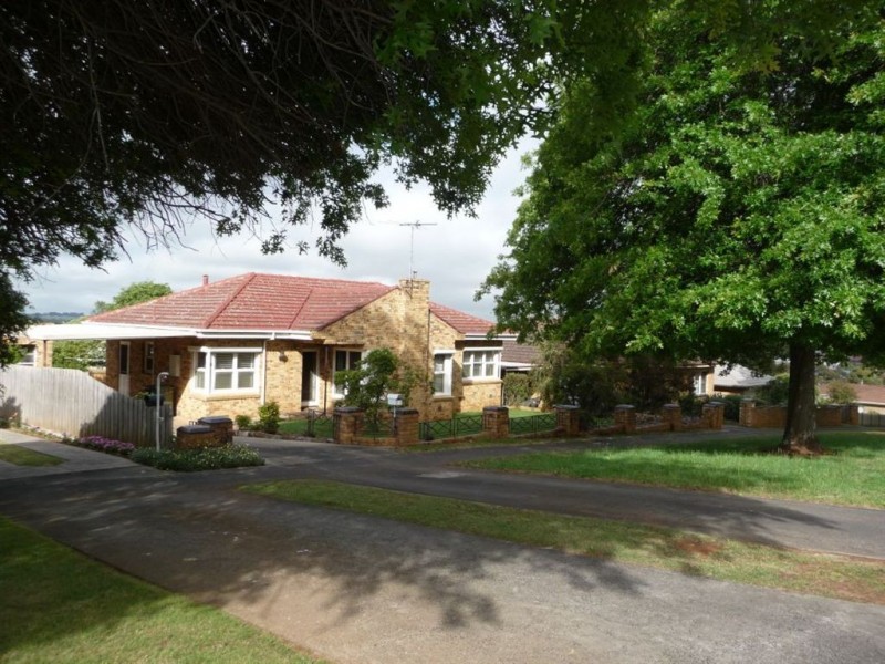 4 Armstrong Avenue, Drouin VIC 3818