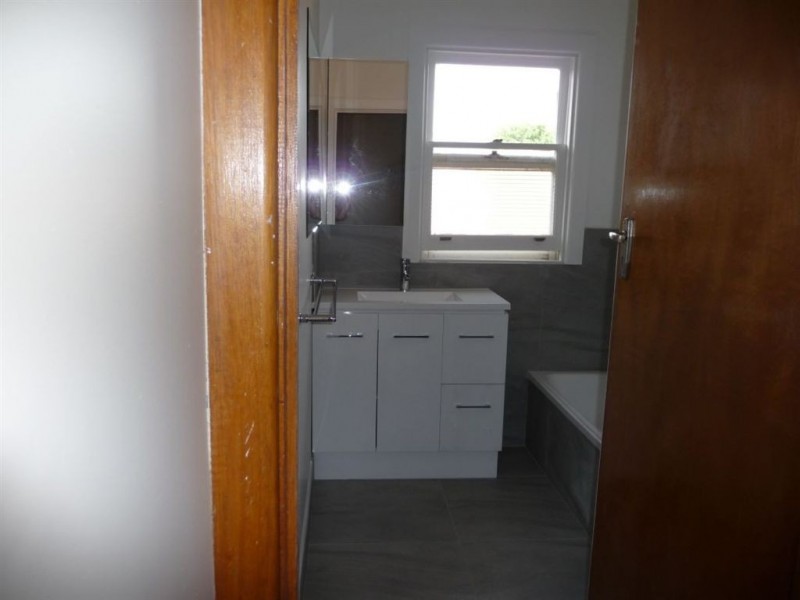 4 Armstrong Avenue, Drouin VIC 3818