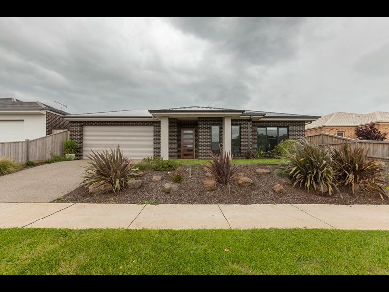 177 Twin Ranges Drive, Warragul VIC 3820