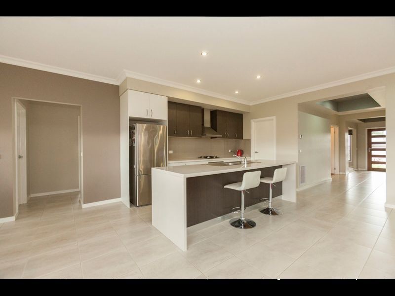 177 Twin Ranges Drive, Warragul VIC 3820