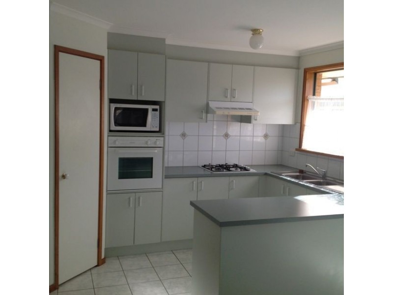 4/7 Fuhrmann Court, Drouin VIC 3818