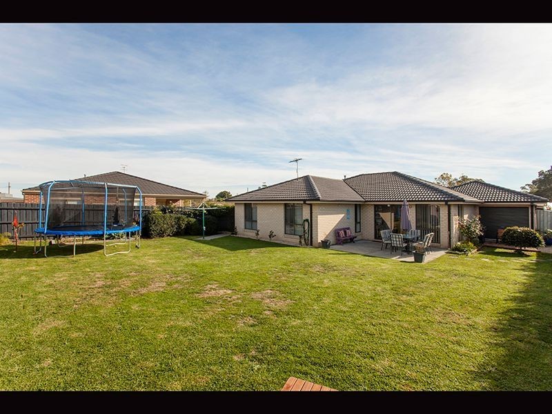 24 Poplar Close, Trafalgar VIC 3824