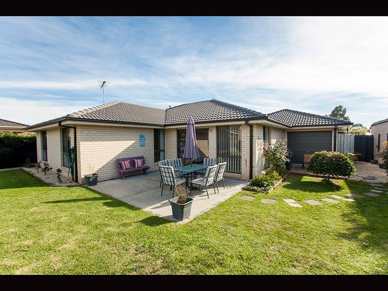 24 Poplar Close, Trafalgar VIC 3824