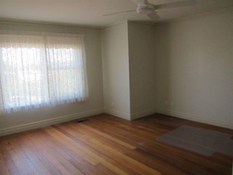 24 Witton Street, Warragul VIC 3820