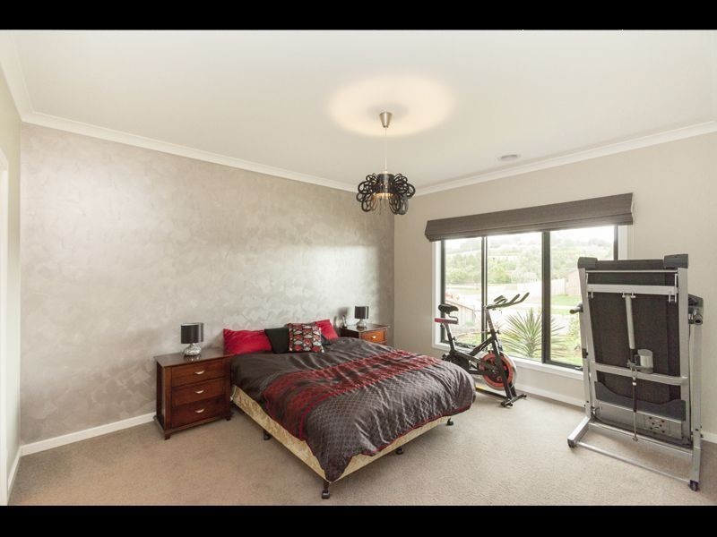 177 Twin Ranges Drive, Warragul VIC 3820