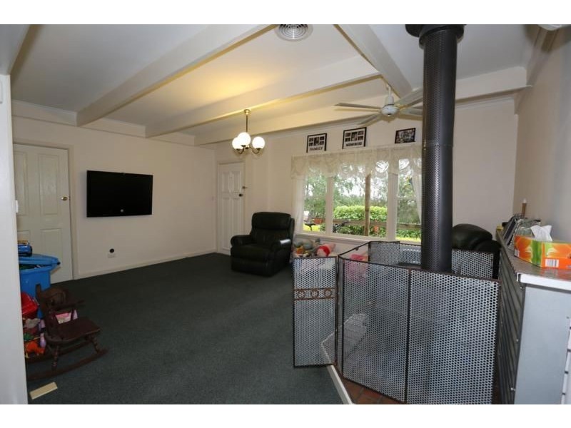 85 McGraths Track, Hernes Oak VIC 3825