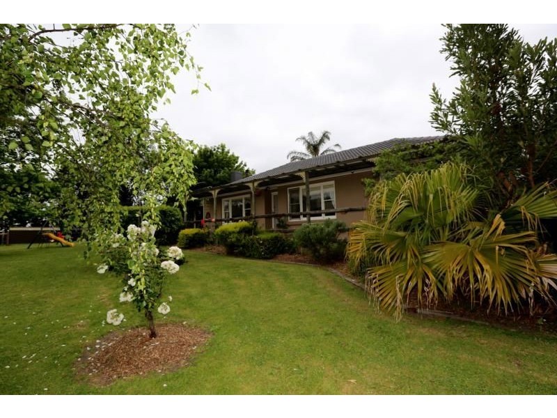 85 McGraths Track, Hernes Oak VIC 3825