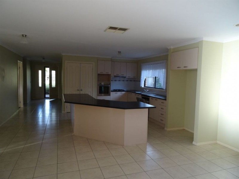 90 Dawson Drive, Warragul VIC 3820