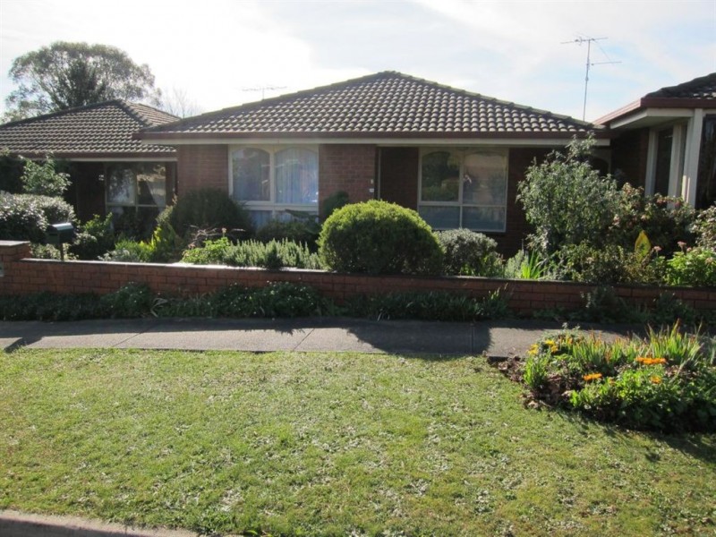 2/15 Archibald Crescent, Warragul VIC 3820