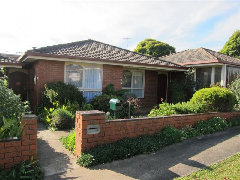 2/15 Archibald Crescent, Warragul VIC 3820